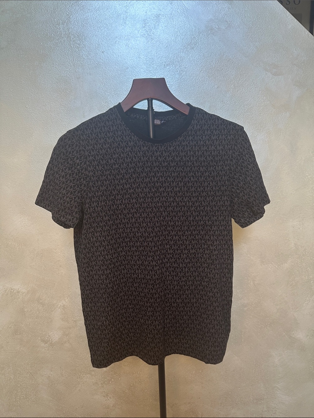 Michael Kors Black Logo-Print Short-Sleeve Tee size small